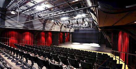 Theatre ABC, Act 1