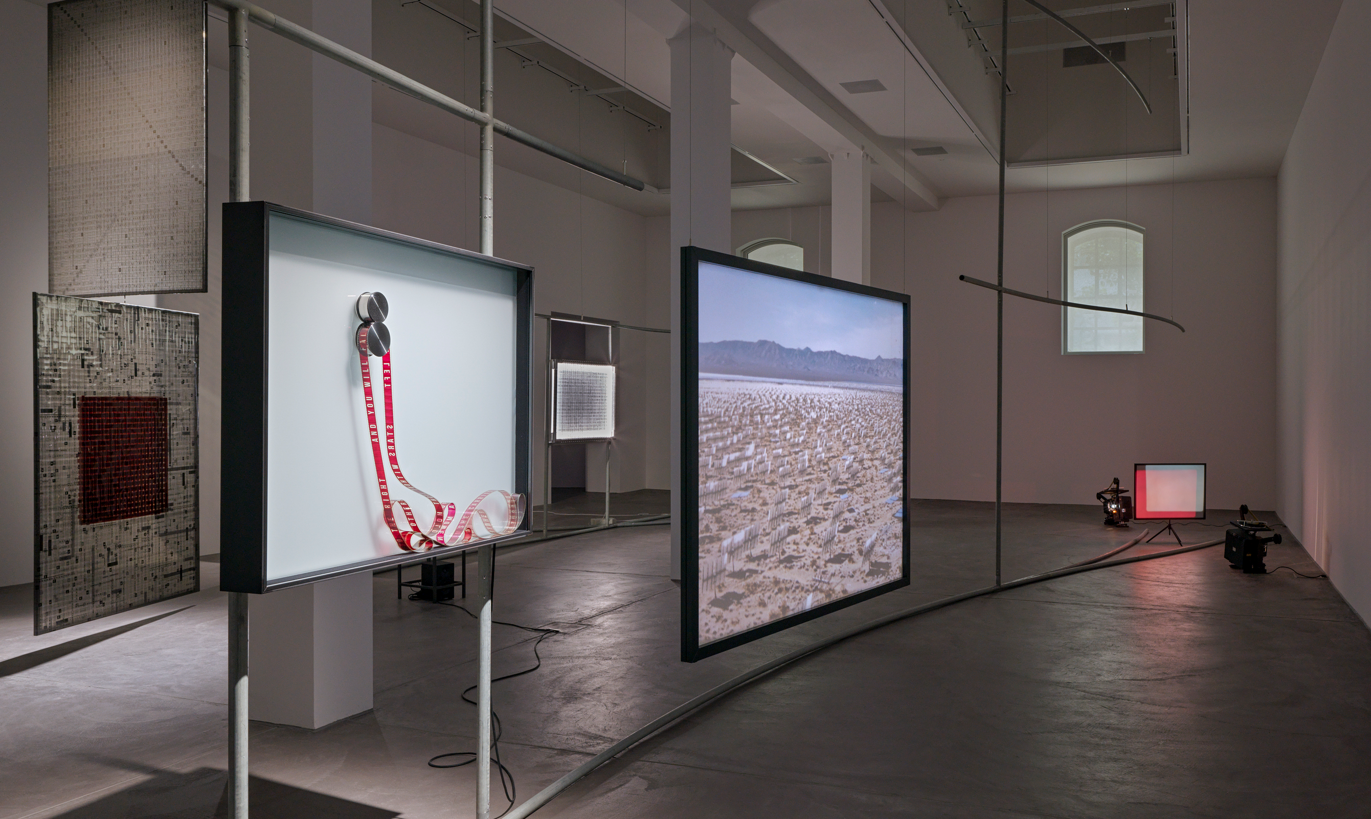 Rosa Barba im Museum Haus Konstruktiv und im Gespräch mit Direktorin Sabine Schaschl